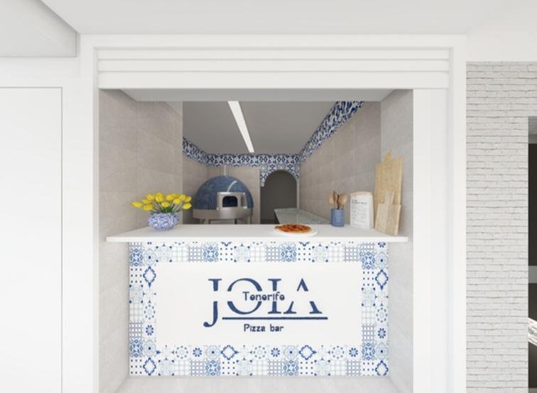 Il forno del progetto JOIA con bancone decorato in bianco e blu